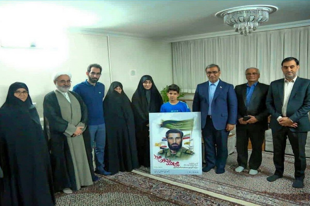 حضور استاندار خراسان رضوی در منزل شهید محمد ناصر ناصری