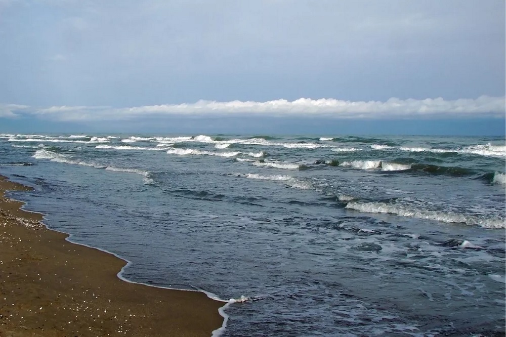 دریاچه خزر کوچک میشود