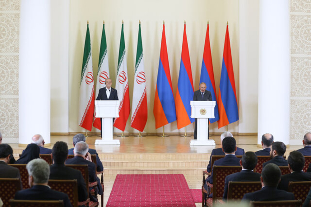 پزشکیان: حمایت از تمامیت ارضی ارمنستان سیاست ثابت ایران است