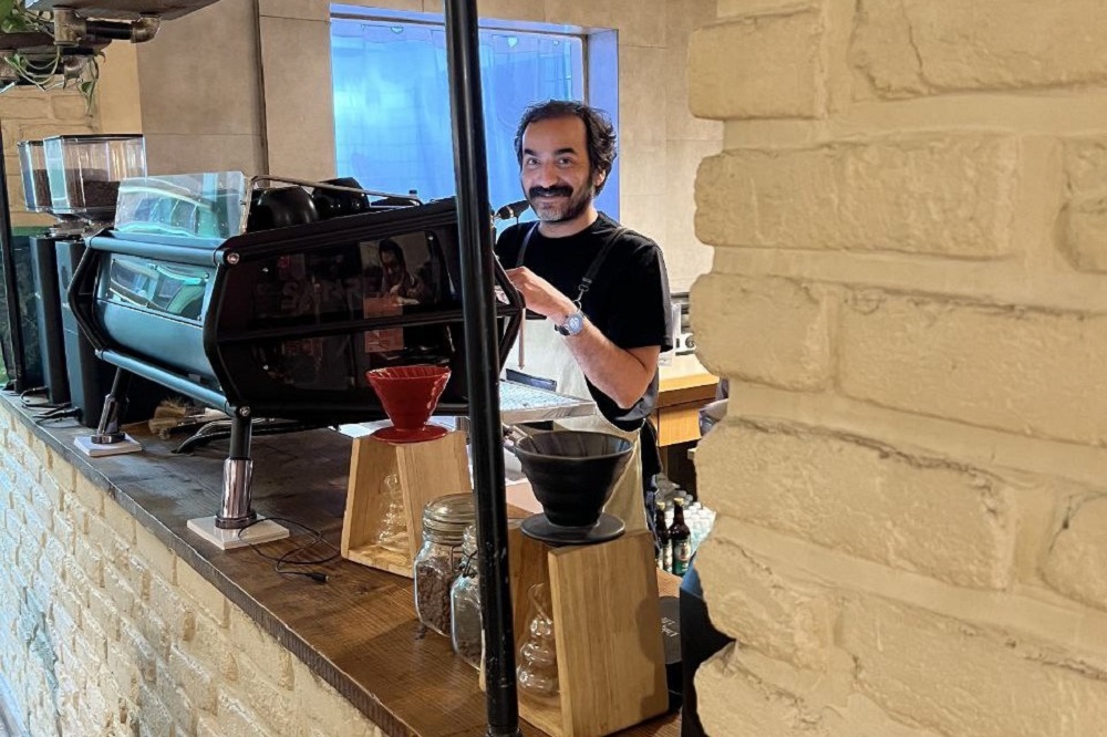 قهقهه وسط ایرانشهر