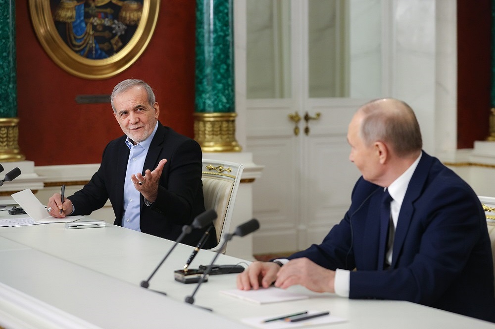 پوتین به پزشکیان: روسیه از ایران حمایت میکند