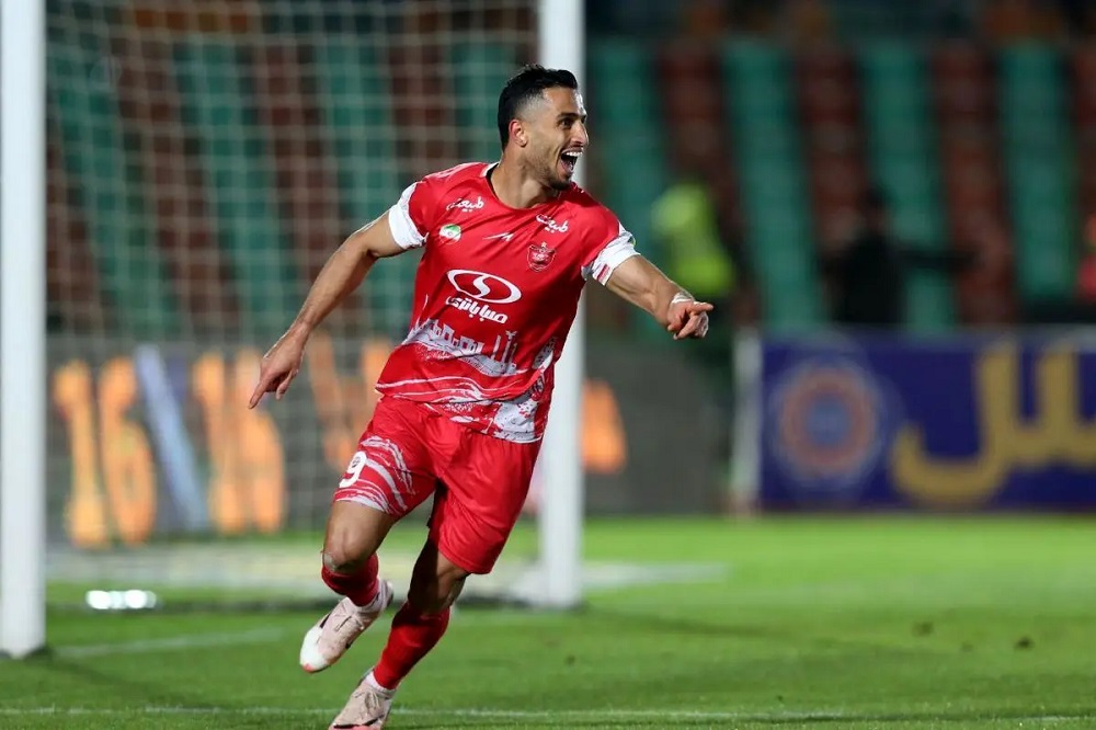 گل اول پرسپولیس به سپاهان توسط علی علیپور