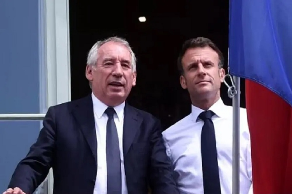 دولت فرانسه سقوط کرد