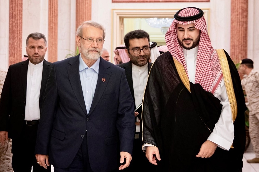 لاریجانی: همکاریهای دفاعی ایران و عربستان بررسی شد