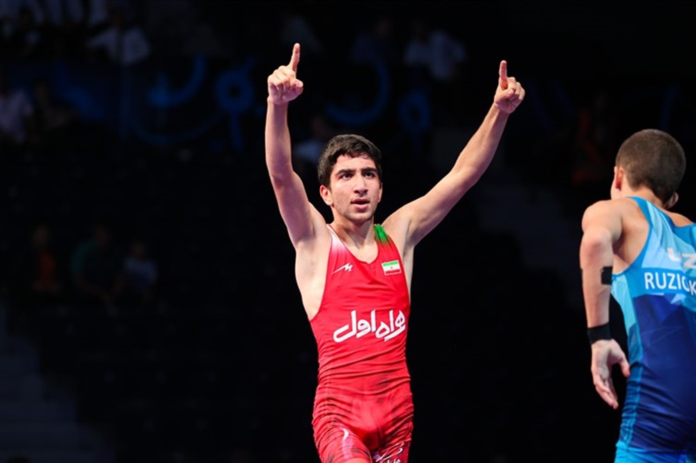 مرام پهلوانی پیام احمدی روی تشک کشتی