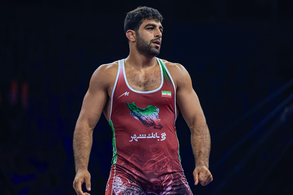 سلام نظامی ساروی به پرچم ایران