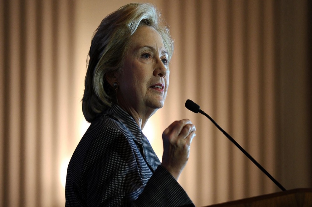 کلینتون: اقدام ترامپ علیه جیمی کیمل مثل یک کمدی است