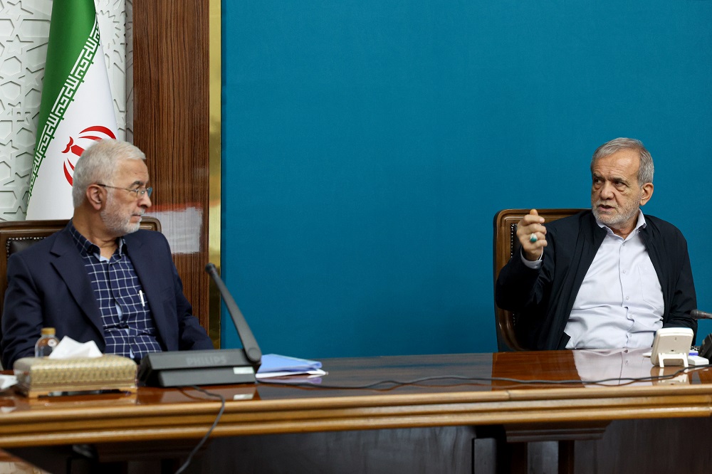 تاکید پزشکیان بر ارائه خدمات بر مبنای طرحهای «ژئوکد» و «جینف»