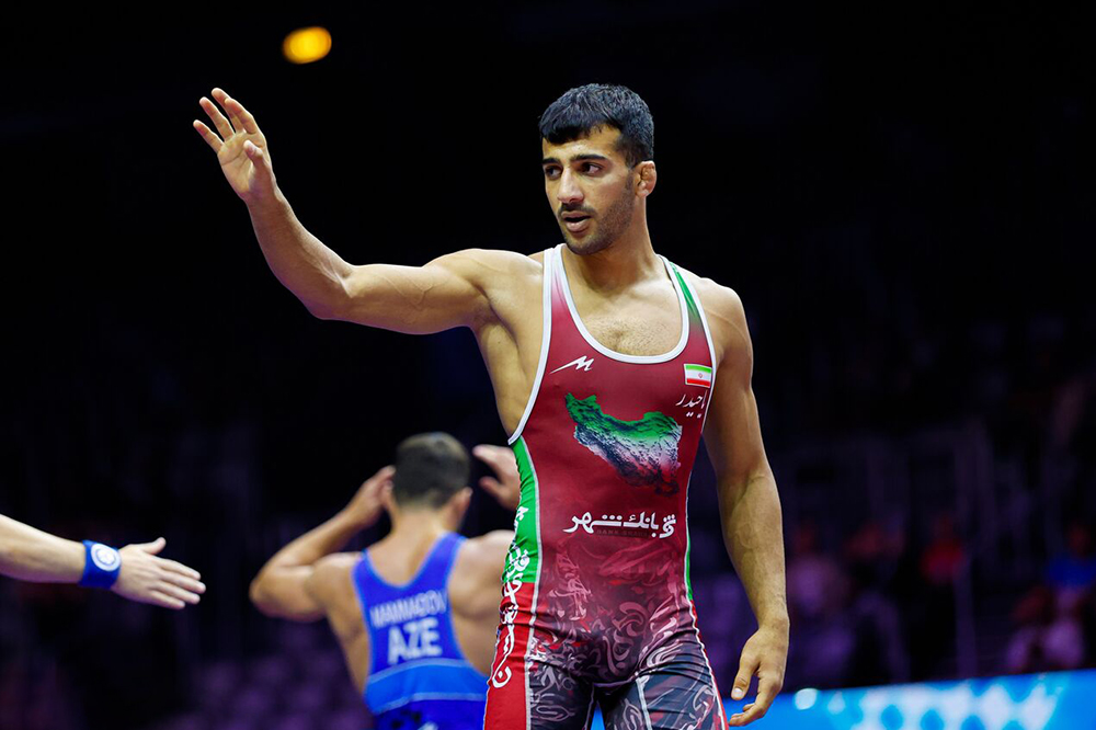 کشتکار با شکست قهرمان المپیک به مدال برنز رسید