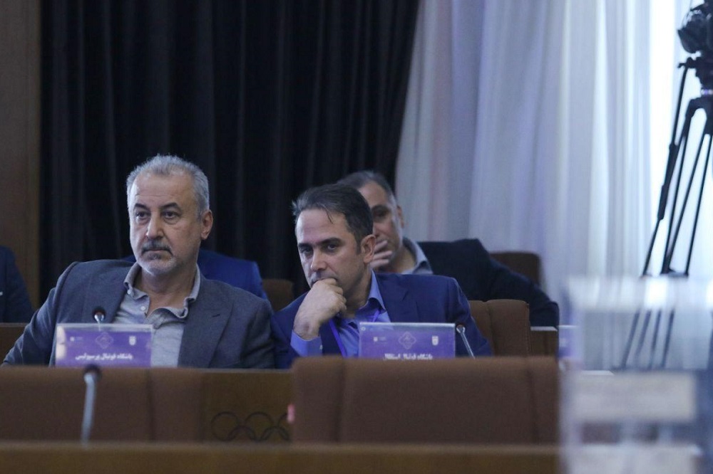 لابی تاج برای بازگشت خطیر