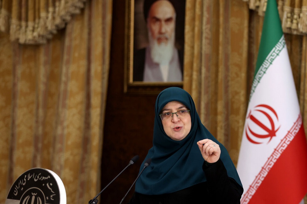 مهاجرانی: میخواهیم از اقتصاد دستوری فاصله بگیریم