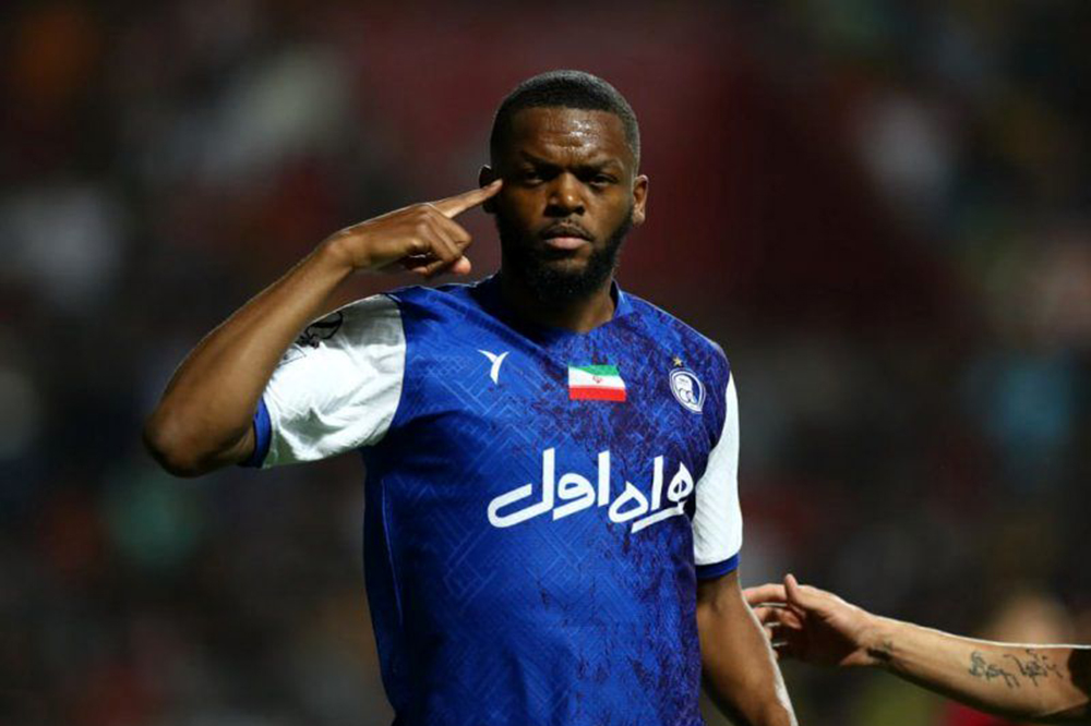 یامگا شکایتش را از استقلال پس گرفت