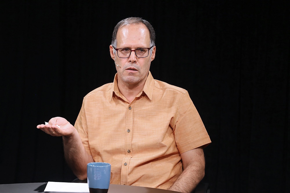 امروز سبک برای شاعر است، نه جمع شاعران