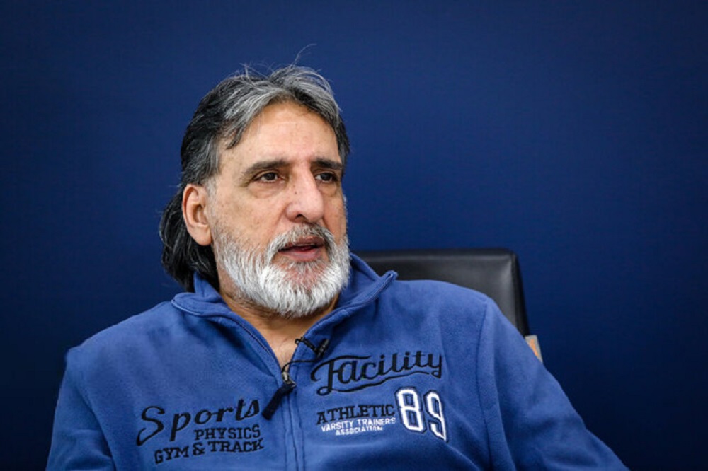 کادرفنی و بازیکنان باید مشکل استقلال را حل کنند