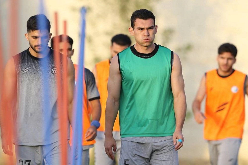 بازگشت کمریسک مدافع ازبکستانی استقلال