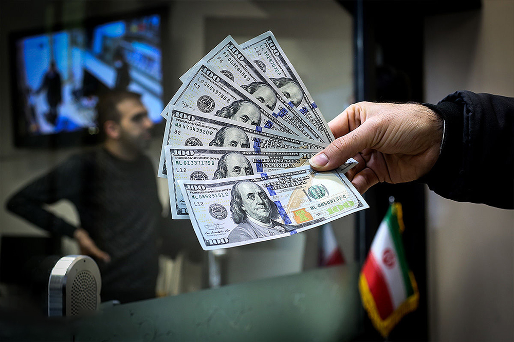 یکسوم ۸.۵ میلیارد دلار ارز دست چه کسانی است؟