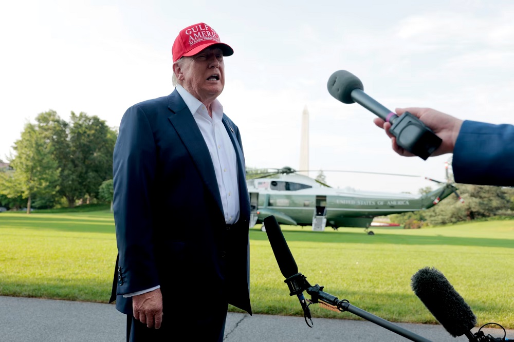 خوانش نظریههای ارتباطات در رفتار رسانهای ترامپ