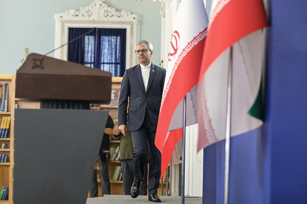 بقائی: واسطهها برای نزدیک کردن ایران و آمریکا تلاش میکنند