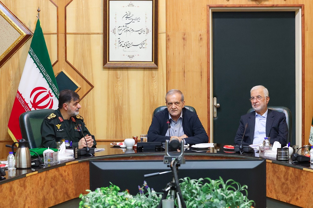 پزشکیان: باید مردم را قانع کنیم تا در رعایت مقررات همراهی کنند