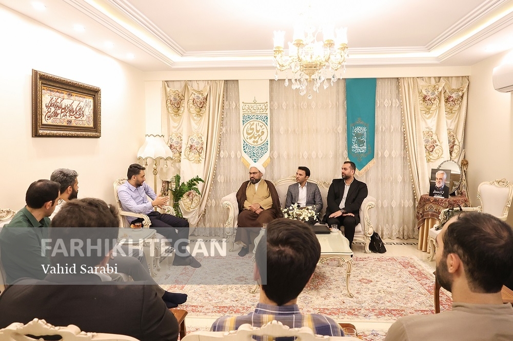 دیدار جمعی از دانشجویان نخبه با خانوادهٔ شهید طهرانچی