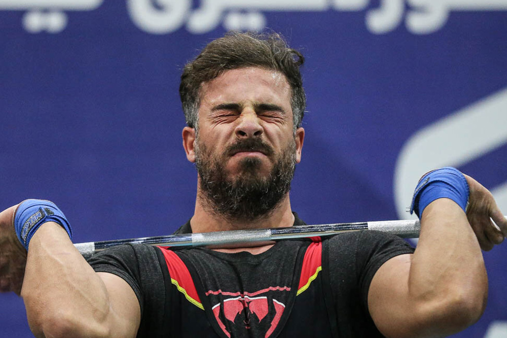 بازی کیانوش رستمی با کلمات!