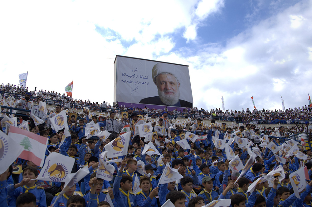 شما خط ولایت را به رهبری آیتالله خامنهای دنبال میکنید