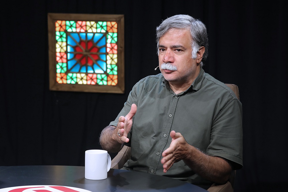 جوان‌بخت: چطور به جنگی که به ما تحمیل شد می‌گویید بی‌معنی؟