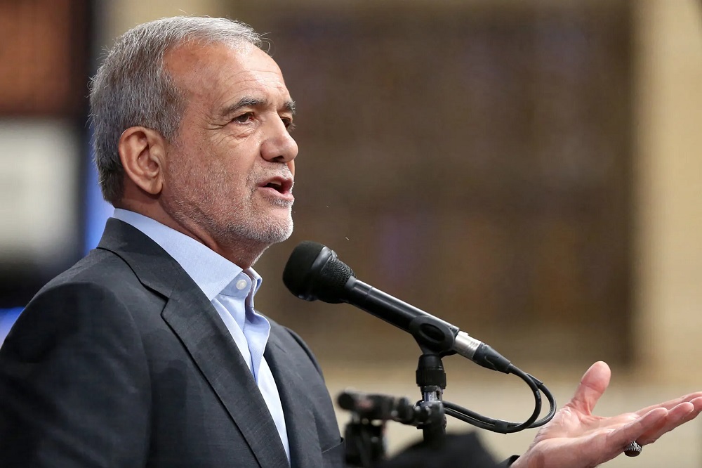 پزشکیان:به شما عزیزان در نیروی انتظامی افتخار میکنیم