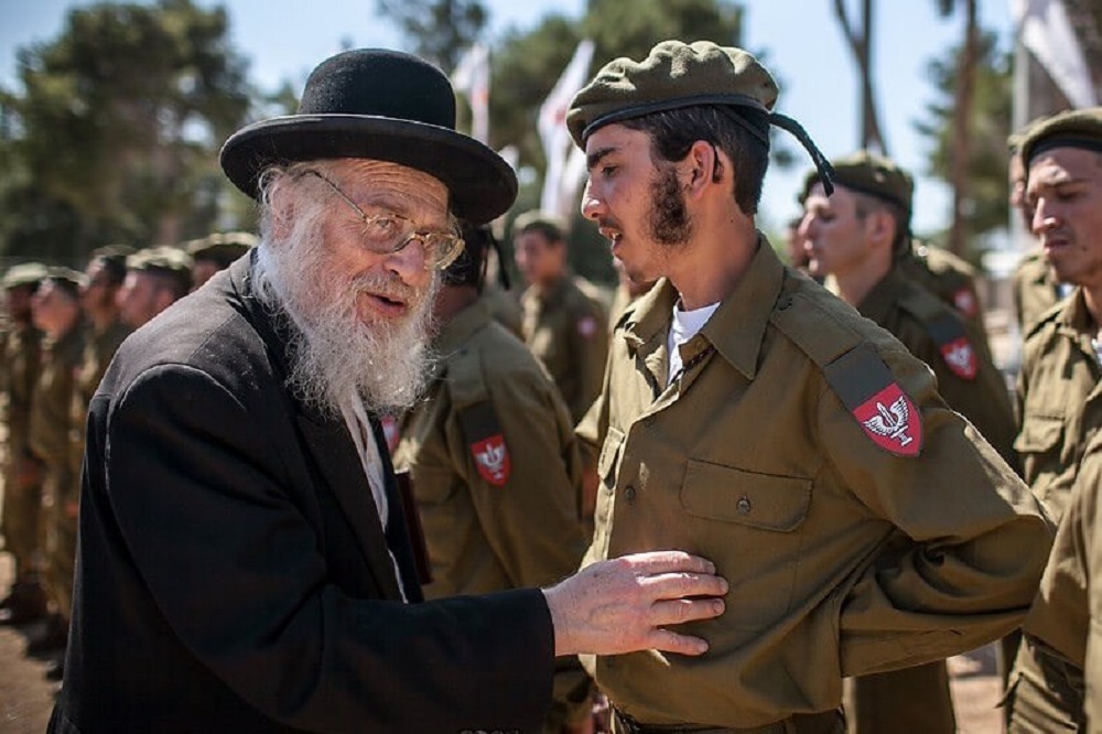 ترس حریدیها از تغییر مذهب جوانان در ارتش