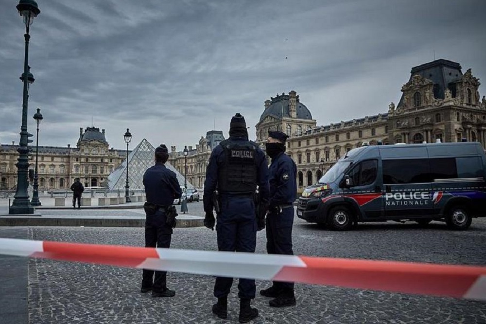 وزیر فرهنگ فرانسه: امنیت لوور ۲۰سال منسوخ بود