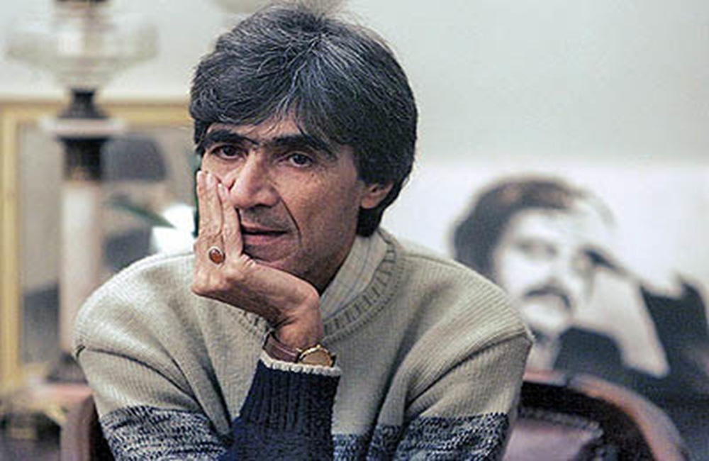 پیکر مرحوم ناصر تقوایی در امامزاده طاهر تشییع می‌شود