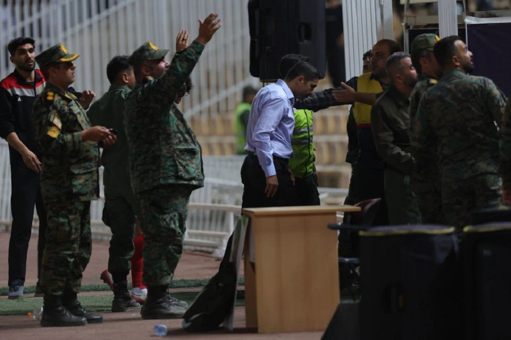 بطریهایی که وحید هاشمیان خورد!