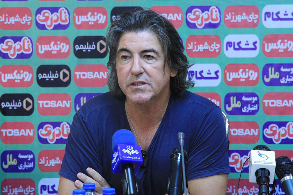 ساپینتو: چرا ما قبل دربی ۳ بازی میکنیم و پرسپولیس یک بازی؟