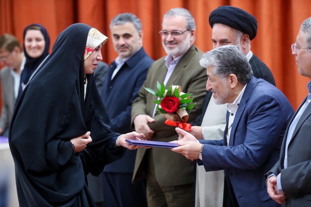 تقدیر از ۲۷ پرستار برگزیدهٔ مراکز درمانی دانشگاه آزاد