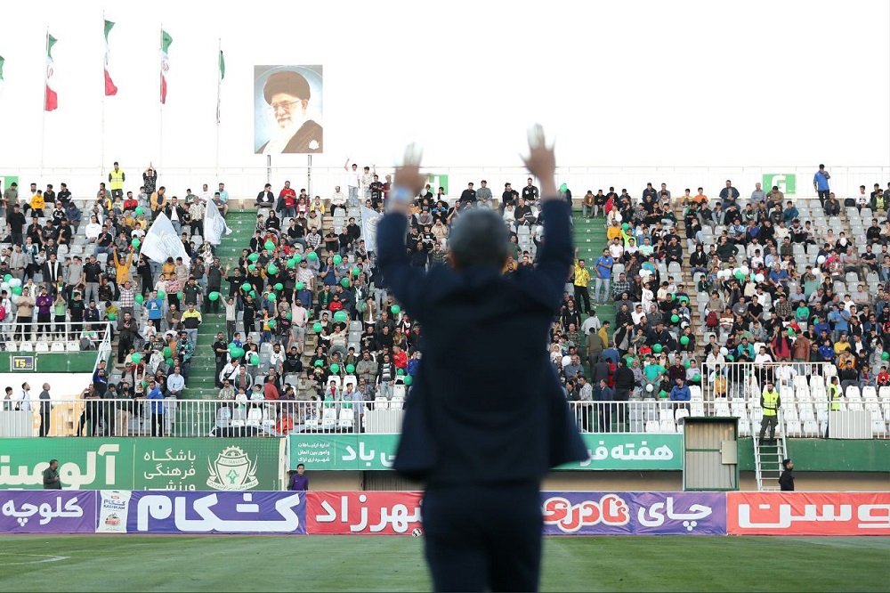 شیشه عمر رسول در دست تیم فجر