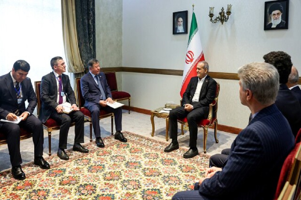 برای کمک به توسعه اقتصادی در منطقه، میتوان پول مشترک ایجاد کرد