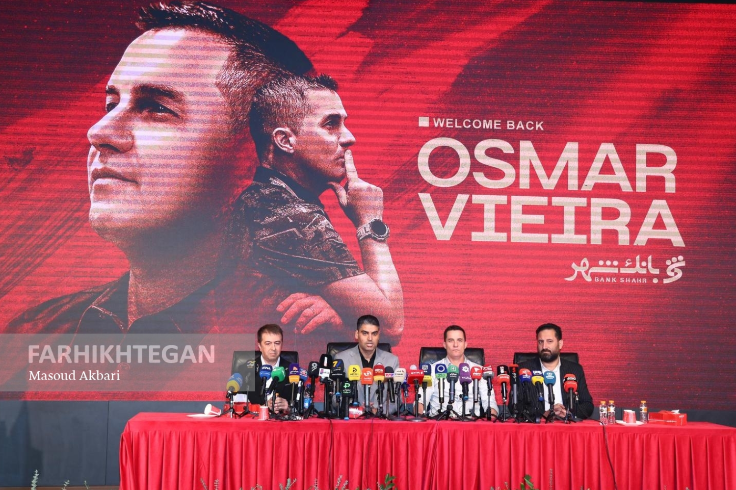 مراسم معارفه و امضای قرارداد اوسمار ویه‌را