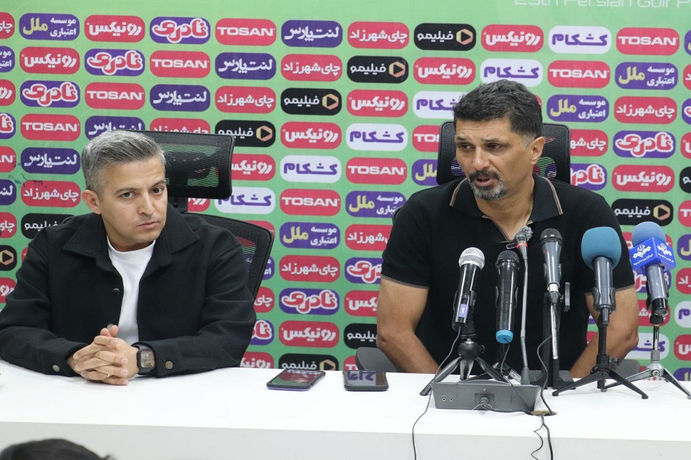 حسینی: پنالتی را به استقلال هدیه دادیم