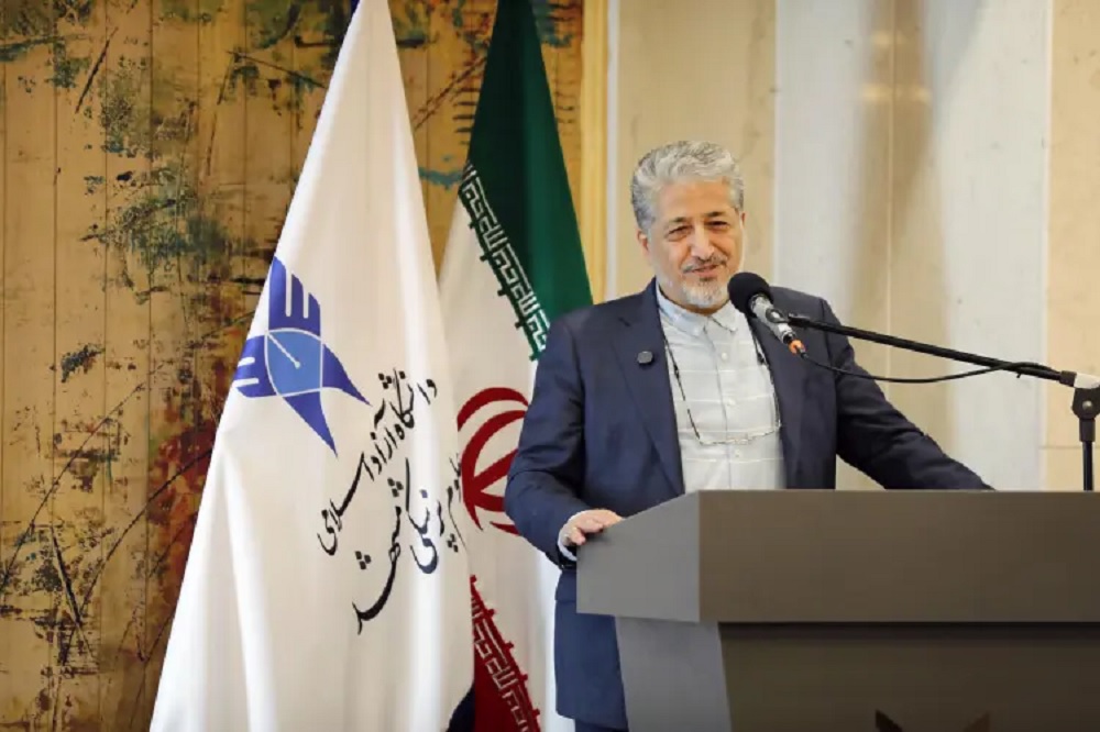 مأموریت دانشگاه، تنها تعلیم و تربیت نیست، بلکه احیای انسان است