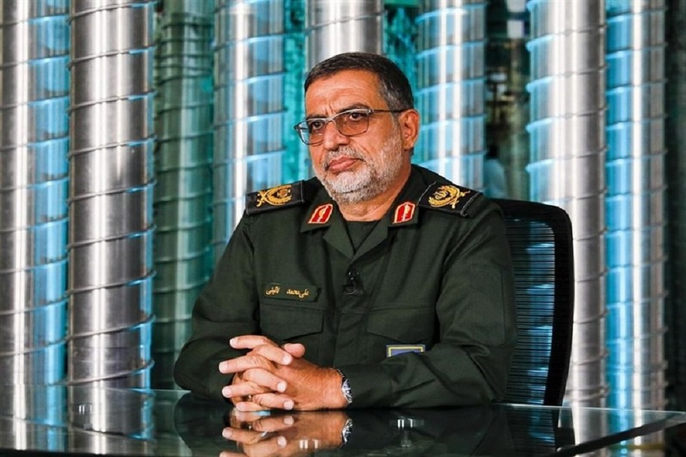 ساعت‌های اول جنگ، رهبر انقلاب نقش‌آفرین بودند