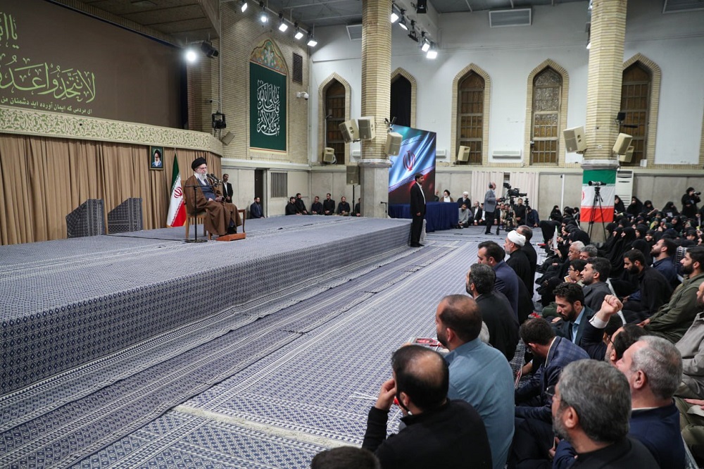 معنای شروط رهبری برای همکاری با آمریکا