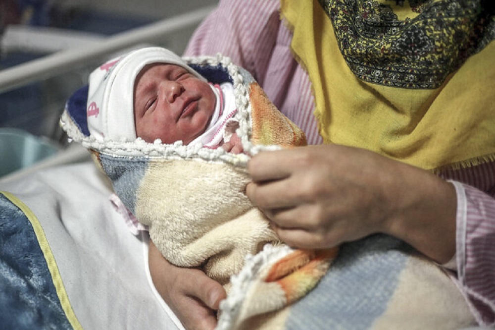 مرکز جوانی جمعیت: مناطق کم‌برخوردار نرخ باروری بالاتری دارند