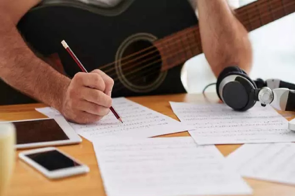 وقتی خوانندهها شاعر هم میشوند