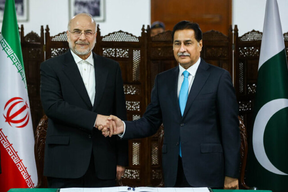 قالیباف: اولویت ایران و پاکستان گسترش روابط اقتصادی است