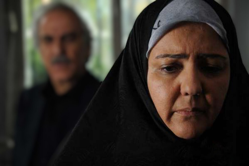 سکانسی از بازی زنده‎یاد زویا امامی در سریال «در چشم باد»