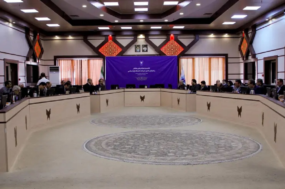 نخبگان دانشگاه آزاد برای حل چالشها بسیج شوند