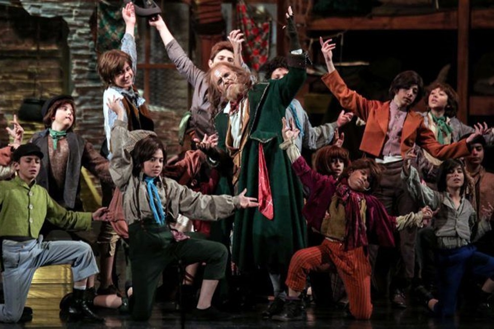 تئاترهایم گران است، کمفروشی نمیکنم