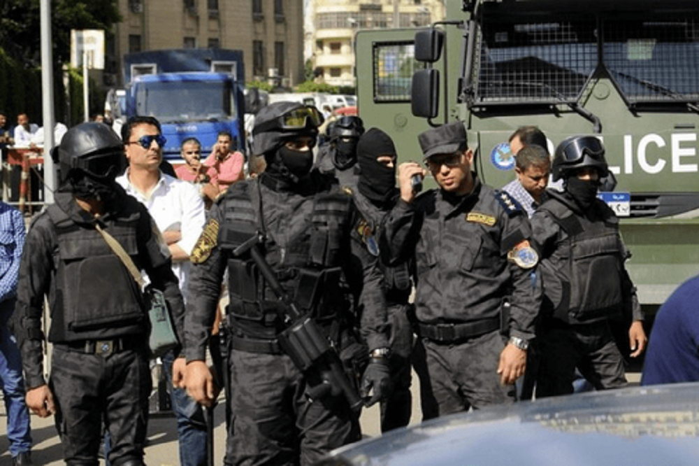 مسمومیت تکراری دانشمندان مصری