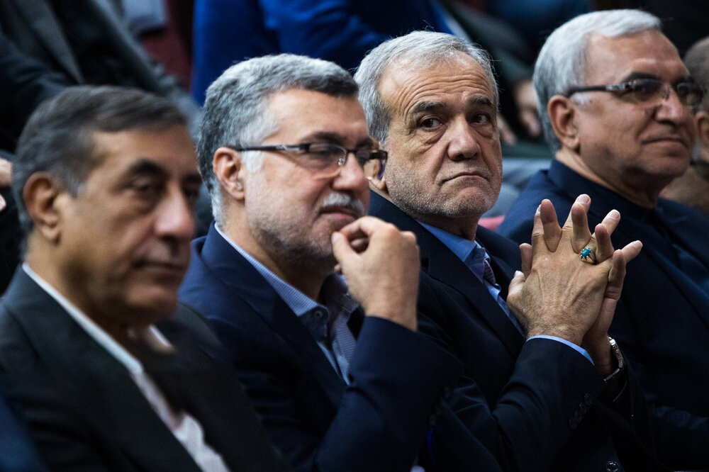 پشت به قدرت در حال کار برای انتخابات!