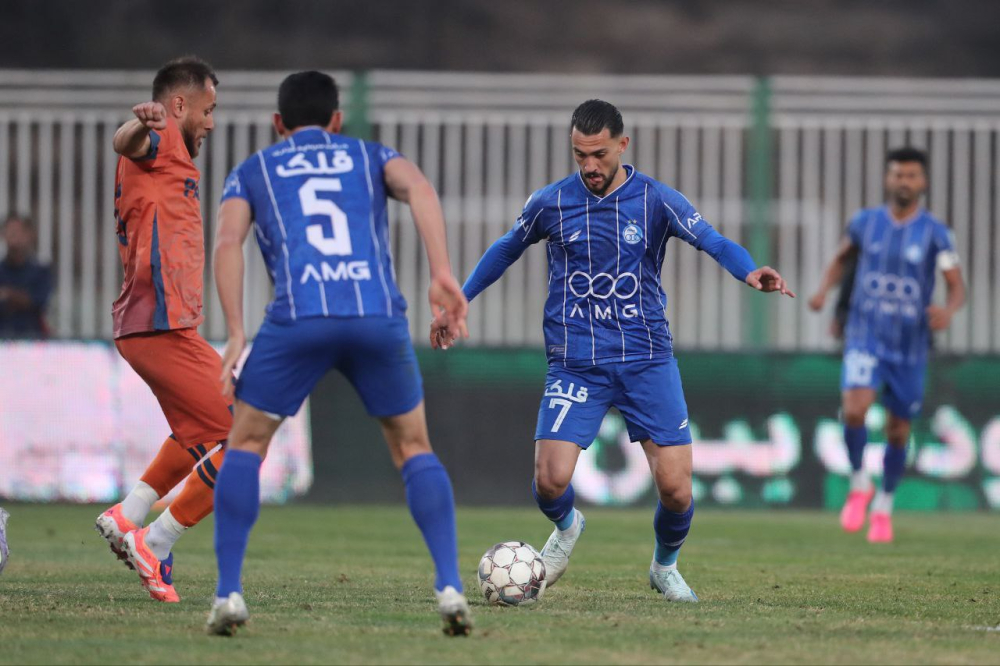 آقای گل‌نزن!